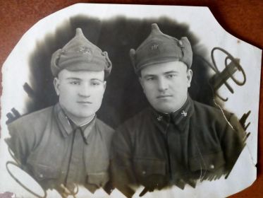 Затонские Антон (слева) и его брат Максим( пропал без вести).