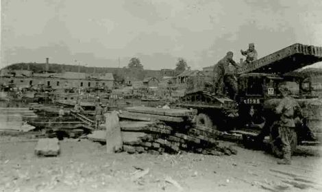 наводка понтонного моста на р.Березина 1944г.