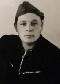 Сын Геннадий