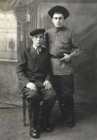 Смогарёв Иван (стоит) и Михайлюк Алексей