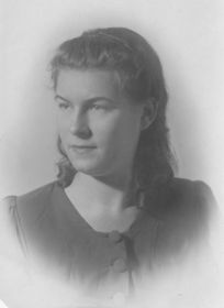 Нина Ивановна - октябрь 1941 года