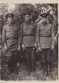 Леня и однополчане