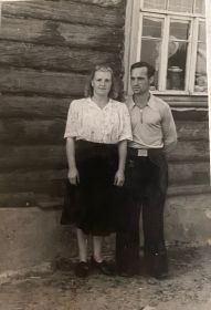 Дедушка со своей женой