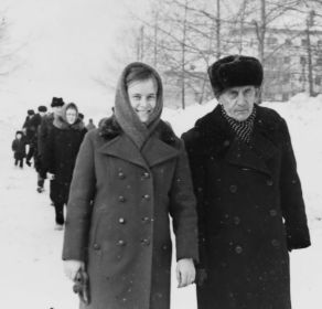 Евгений Васильевич с дочерью Ларисой