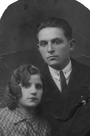 Мусатов Михаил Яковлевич с женой - Мусатовой Антониной Никитичной. 16 декабря 1929.