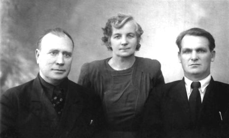 Махаев Иван с женой Ниной и мужем сестры Федором