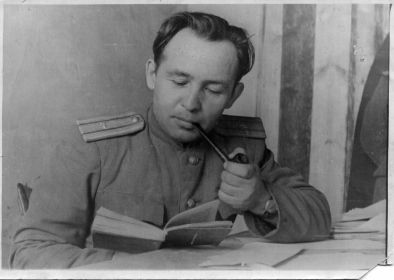 Н.К. Григорьев на работе в редакции после войны, 1950 год.