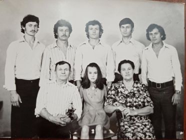 Александр Петрович,  Анна Матвеевна и дети