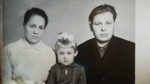 Сын Николай с семьёй