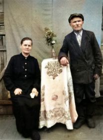 Григорий Ксенофонтович со своей супругой Кудриной (Овчинниковой) Липистиньей Михайловной