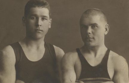 Фото с товарищем, сделано 25.05.1929 г., когда провожали в армию.