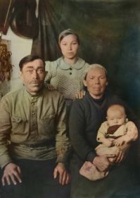 семья дяди-фронтовика, Гаврила Петровича младшего; Байса, начало 1947 г.