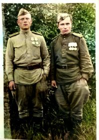 На фото со своим боевым товарищем, Русаковым Алексеем Адамовичем, из краснодарского края Апшеронского района, станица первая Кубанская. Фото сделано 9 мая 1945 года, в день победы в Австрии.