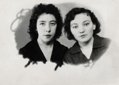 дочь Зинаида и внучатая племянница Альбина; 1960 год