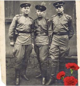 22 марта 1945 года, Бухарест, Румыния, Макаров Константин Егорович (слева)