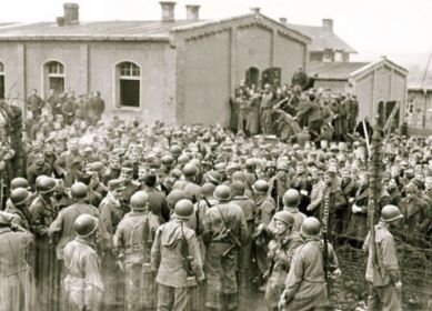 Stalag XIII C ( г. Hammelburg; https://clck.ru/Wzom6 ): "1945. Освобождённые военнопленные.".