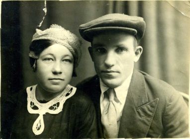Сын Проскурякова Ильи Васильевича, Федор Ильич 1912-2001, с женой Анной