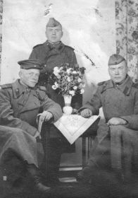 После войны с сослуживцами (Лопаев В.А. слева)