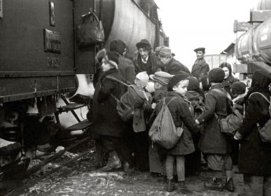 Эвакуация детей в Свердловскую область 1941 год.