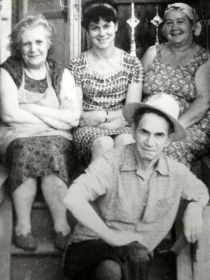 Ушаков Петр Владимирович с семьей 1964 год