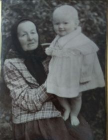Мама, Татьяна Васильевна с внучкой Таней.