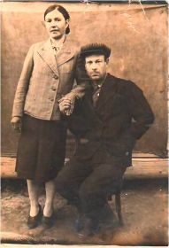 Моя бабушка Коваленко (Чурзина) Зинаида Владимировна и мой дед Коваленко Федор Иванович.