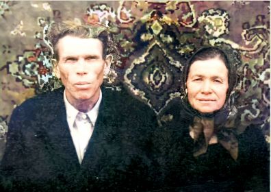 Фёдор Яковлевич и Анастасия Прокопьевна Конобейские. Сентябрь 1954 года