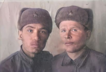 Сергей Прокопьевич Захаров с боевым другом на фронте ВОв