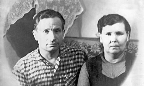 Николай Ануфриевич и Анна Савельевна.  Фото 1962 года.
