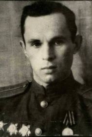 Ветеран 234 дивизии. Награждён 3 орденами и медалями. Учавствовал в освобождении Белоруссии и Польши.