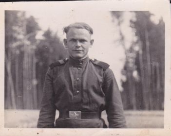 Дедушка в военные годы