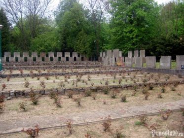 Захоронение: РЕСПУБЛИКА ПОЛЬША, Западно - Поморское воеводство, Грыфинский повят, г. Грыфино, ул. Войска Польского, кладбище воинов Советской Армии ("Prussia39.ru": https://clck.ru/fKGoK ).