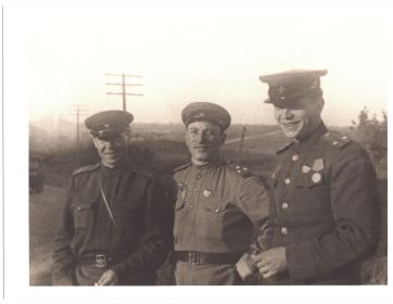 Пайкин З.Г. с офицерами управления 98 тбр 1943 год