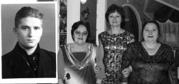 Вторая слева Крылова (Проскурякова) с мужем Крыловым Петром; Рядом дочь Марина; и племянница Проскурякова Вера Григорьевна крайняя