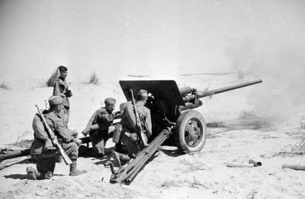 57-мм противотанковая пушка образца 1941 года (ЗИС-2), материальная часть 1228 истребительно - противотанкового артиллерийского полка.