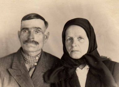 Тимофей Яковлевич Шуршин с женой Любовью Исаковной Шуршиной (Смирновой), 1957 г.