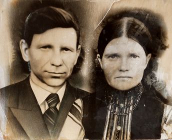 Рощупкин Яков Иванович со своей женой Гликерией.