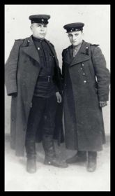 старшина Прошин Иван Федорович и сержант Кондрашкин 18.08.1946 года.