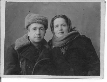Иван Тихонович со своей сестрой Натальей Тихоновной