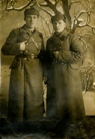 Мой дед ( 2-ой слева) с фронтовым другом Андреем Лаврентьевичем Иткоревым.