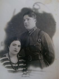 На фото наши бабушка и дедушка: Безручко Илья Алексеевич и Щербак Елизавета Федоровна