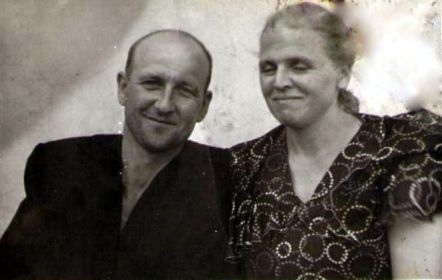 Мои бабушка и дедушка, Бассак Николай Федорович и Губий Альбина Терентьевна. познакомились в госпитале в Вене