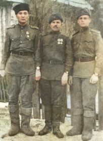 Слева-направо: Мухамеджанов Есентемир, Стефанишин Федор Сергеевич, Тысячный Антон Иванович