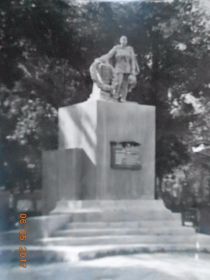 Памятник в Душанбе воинам Кавалерийской бригады, 1950