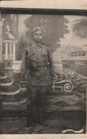 Сергеев Петр в карауле 28.05.1943