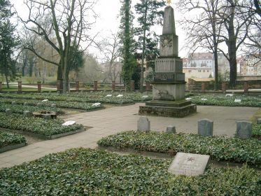 Захоронение: ФРГ (Bundesrepublik Deutschland), земля Саксония (Freistaat Sachsen), р-н Баутцен (Bautzen), г. Баутцен (Bautzen), мемориальное кладбище / ул. Мускауэр Штрасе (Muskauer Straße).