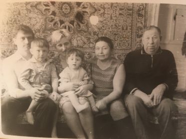Николай Алексеевич с семьёй