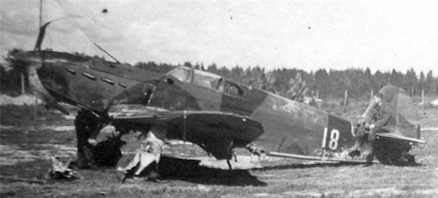 513 иап. 1942 г. Г. Жиздра, Калужская область, РСФСР. Поврежденный самолёт Як-1 б/н 18.
