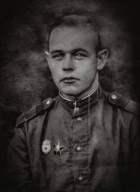 74 гв. шап. Гвардии старший сержант КВАШНИН П. М. (фотография после реставрации).