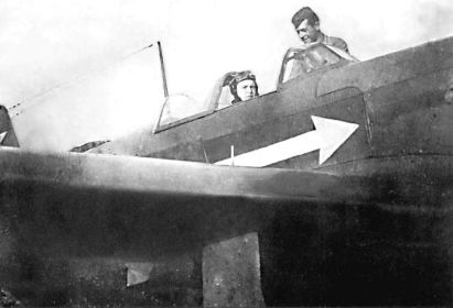 Август 1943 г. Командир 156-го гв. иап гвардии подполковник Я. Н. Кутихин в кабине Як-1Б.